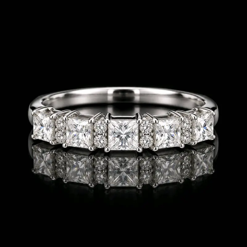 Nhẫn Band đính kim cương tự nhiên vuông 2.6-2.9li