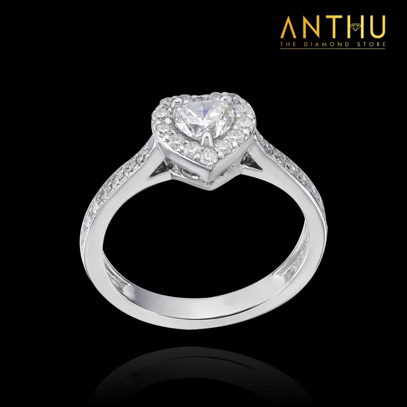 Nhẫn Lady's Heart đính kim cương tự nhiên