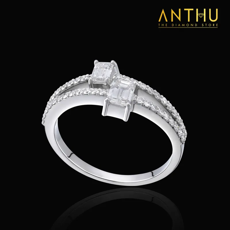 Nhẫn Twin kim cương tự nhiên Emerald cut 4.5-3.85li