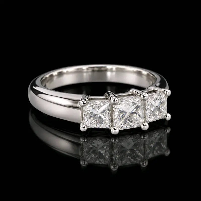 Nhẫn đính kim cương tự nhiên Princess cut