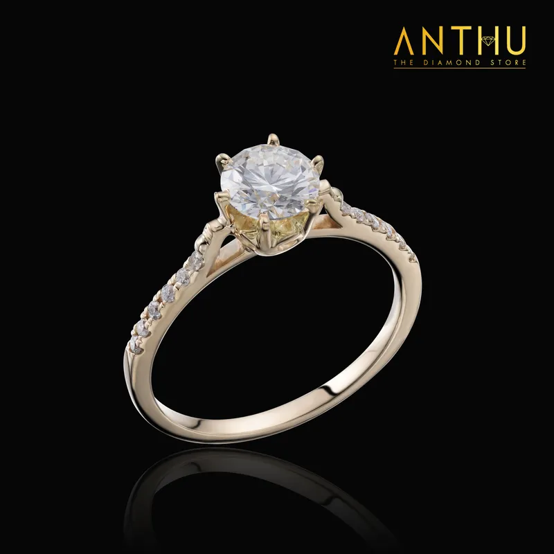 Nhẫn Tiara đính kim cương tự nhiên 5.48li